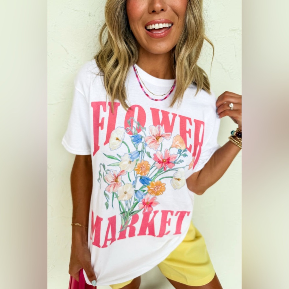 Clara - White Floral Graphic T-Shirt